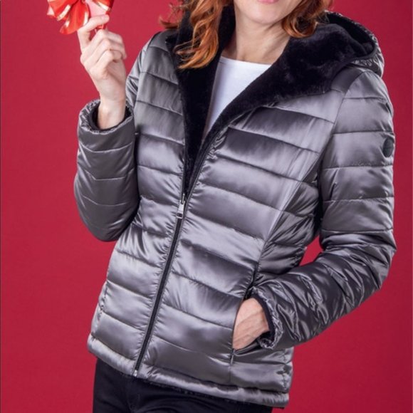 Andrew Marc Silver Puffer Reversible Fur Coat - Picture 3 of 3